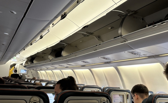 Летать без соседей и выходить первым: секрет хороших и плохих мест в самолете. Садитесь у туалета Летать без соседей и выходить первым: секрет хороших и плохих мест в самолете. Садитесь у туалета